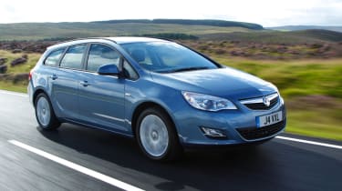 Vauxhall Astra Sport Tourer front tracking