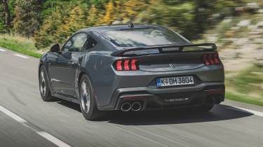 Ford Mustang Dark Horse - rear tracking
