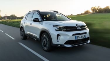 Citroen C5 Aircross Hybrid 136 - front tracking