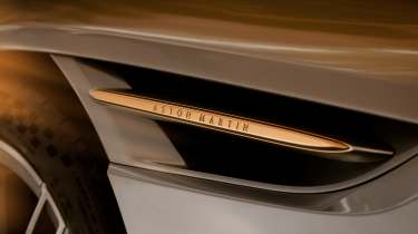 Aston Martin DB12 Goldfinger Edition - side logo