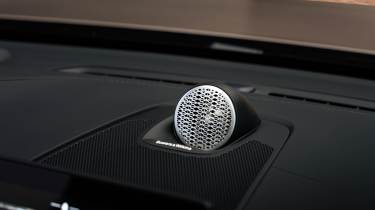 Volvo XC60 facelift 2026 - speaker