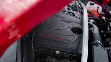 Alfa Romeo Stelvio - engine bay