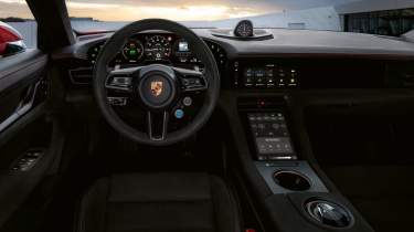 Porsche Taycan - dash