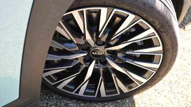 MINI Aceman LT - 19-inch alloy wheel