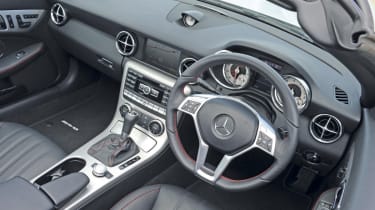 Mercedes SLK 200 main interior
