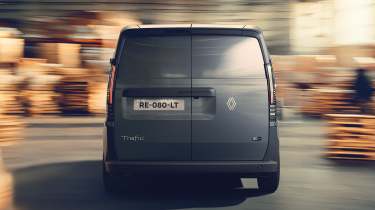 Renault Trafic - full rear