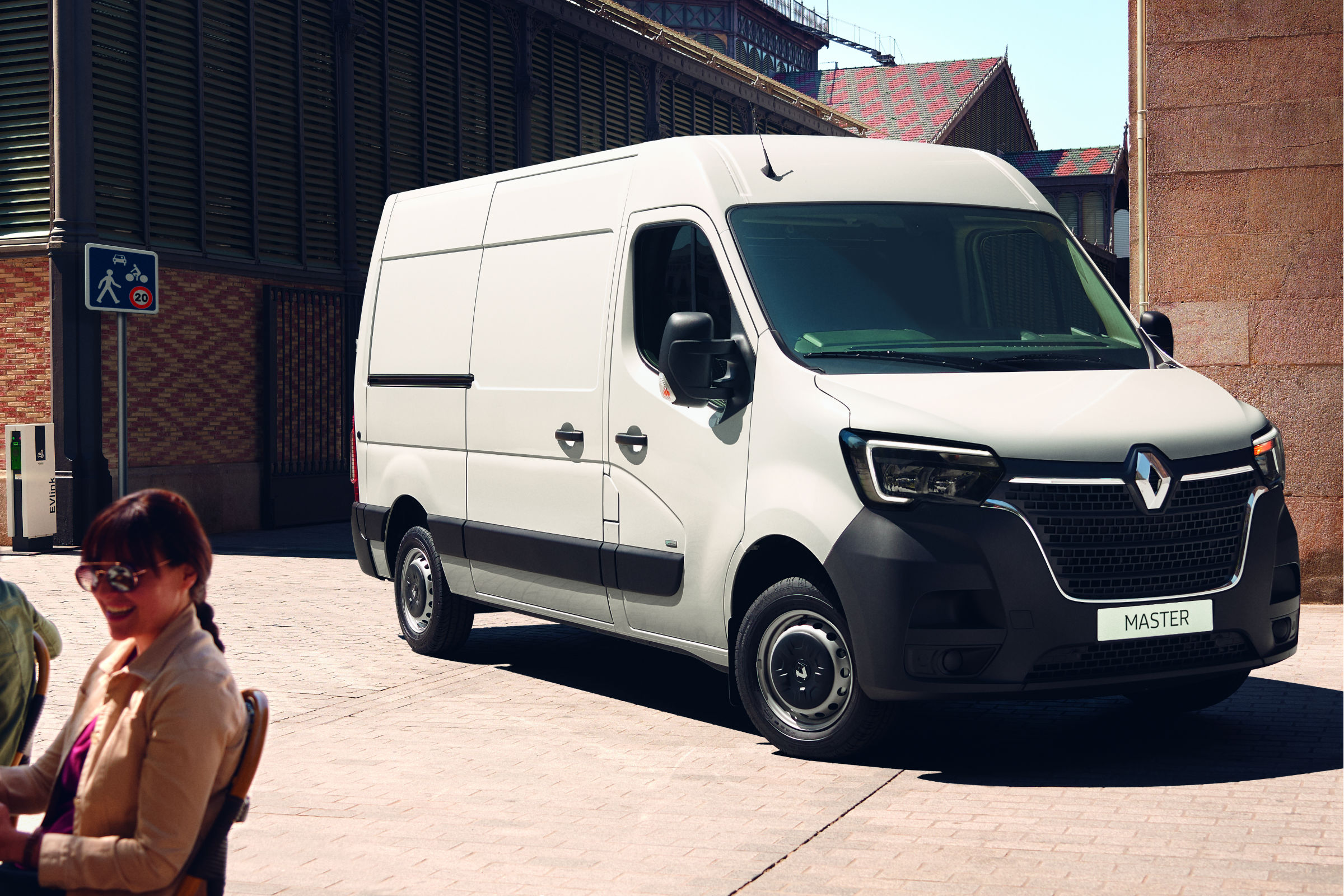 New 2019 Renault Master reveals all 
