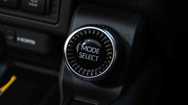 Toyota Land Cruiser - drive mode dial