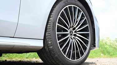 Mercedes E-Class Estate - alloy wheel detail