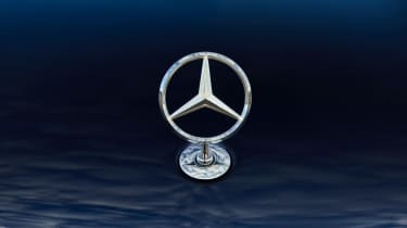 Mercedes GLS - Mercedes badge