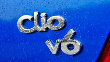 Clio V6 - badge