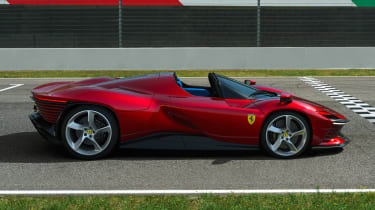 Ferrari Daytona SP3 - side