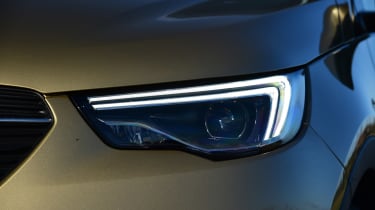 Vauxhall Grandland X - front light