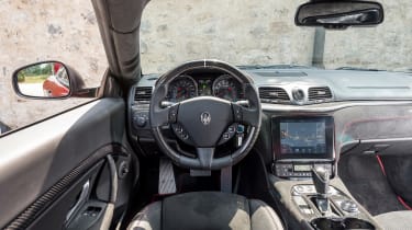 Maserati GranTurismo - interior