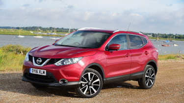 MG GS vs rivals - Nissan Qashqai front three quarter