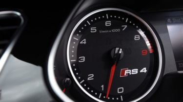 Audi RS4 Avant dials