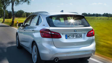 BMW 225xe - rear tracking