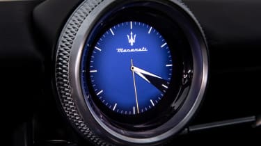 Maserati GranTurismo - clock