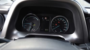 Toyota RAV4 Hybrid - dials
