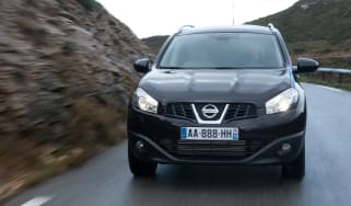 Nissan Qashqai+2 1.6 dCi front tracking