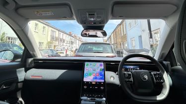 Citroen e-C5 Aircross - bright cabin