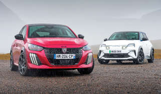 Alpine A290 vs Peugeot E-208 GTi - front end