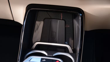 BMW iX1 - wireless smartphone charging pad