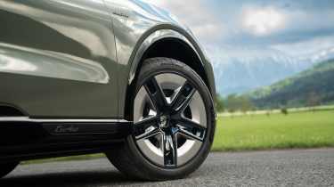 Porsche Cayenne Coupe - wheel