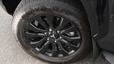 Mitsubishi L200 - wheel