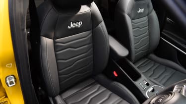 Jeep Avenger Summit - seats