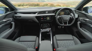 Audi SQ8 Sportback e-tron - dashboard