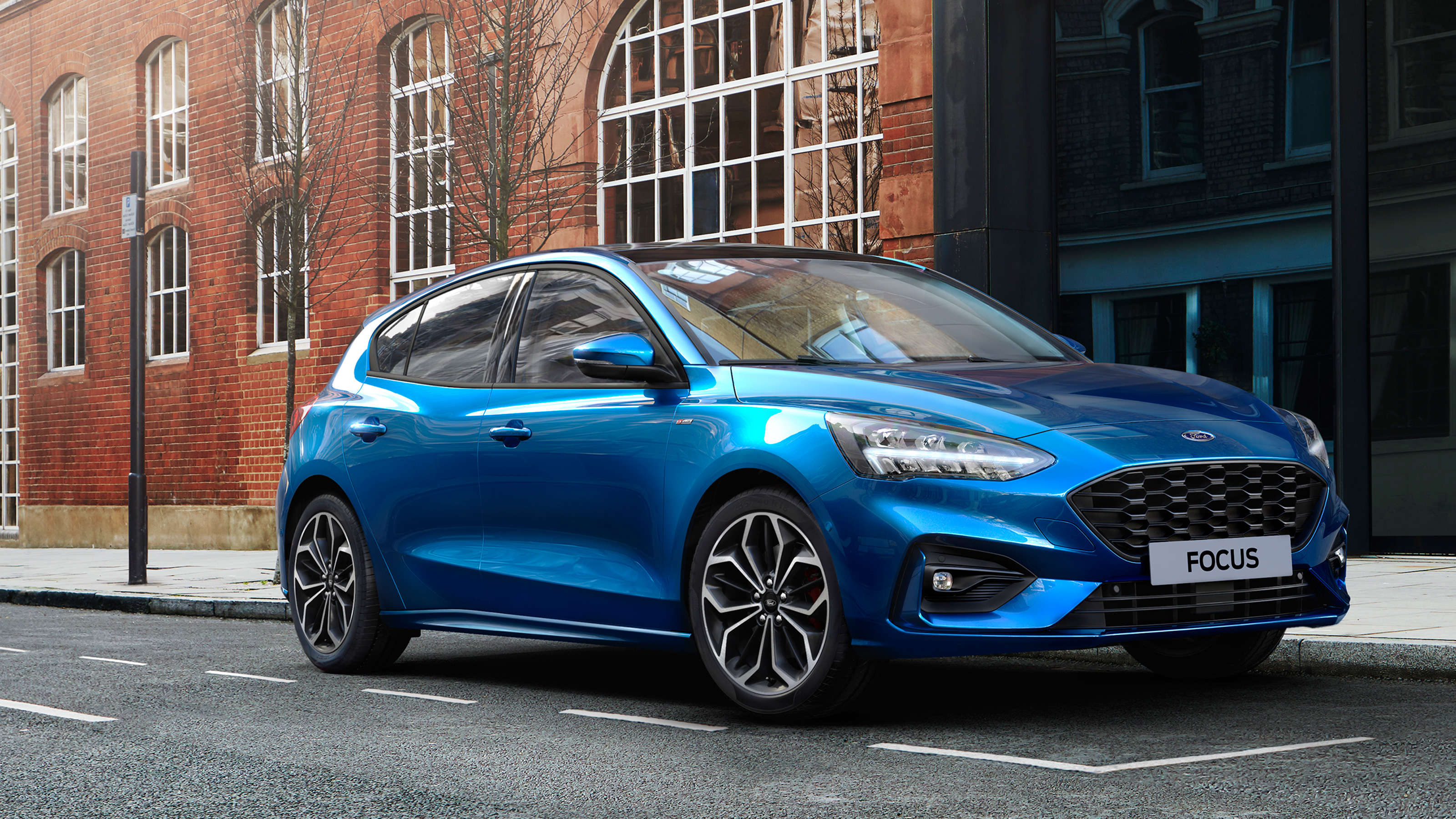 New Ford Focus Ecoboost Hybrid engines arrive with Zetec 
