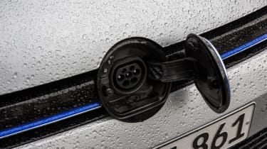 Volkswagen Golf Plug-in hybrid 2014 plug