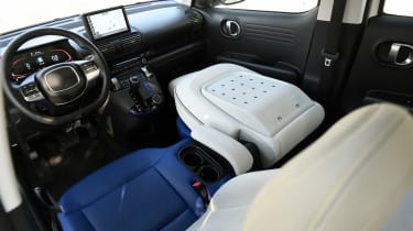 Hyundai Casper - interior