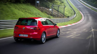 Volkswagen Golf GTI Clubsport S - rear panning