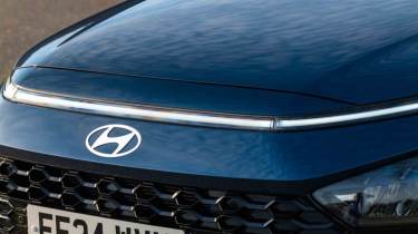Hyundai Bayon - front light bar