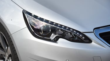 Peugeot 308 - front light detail