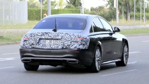 Mercedes%20S-Class%20spyshots-11.jpg