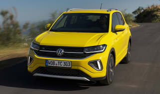 New Volkswagen T-Cross - front driving