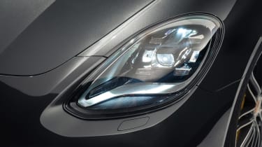 Porsche Panamera - studio front light detail