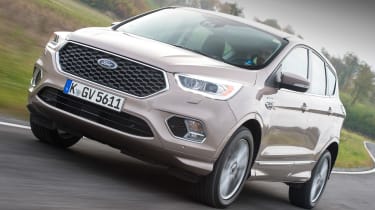 Ford Kuga Vignale 2016 - front tracking