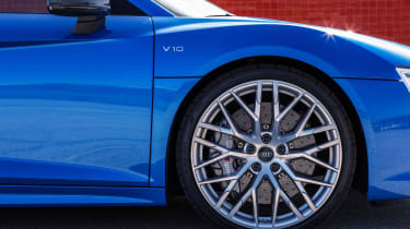 Audi R8 V10 Plus - wheel
