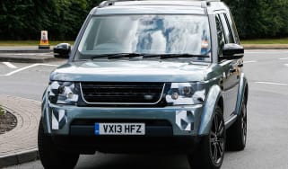 Land Rover Discovery front