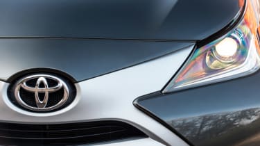 Toyota Aygo x-clusiv - front detail