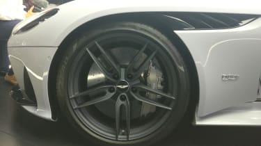 Aston Martin DBS Superleggera - reveal wheel