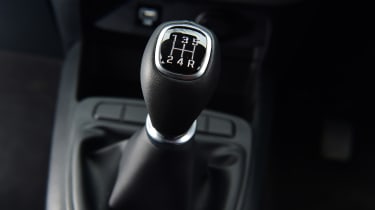 Hyundai i10 - gear lever