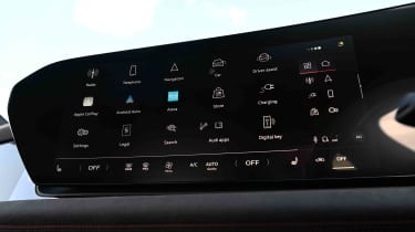 Audi S6 Avant e-tron - main menu screen