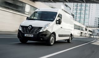 Renault Master Z.E - front tracking