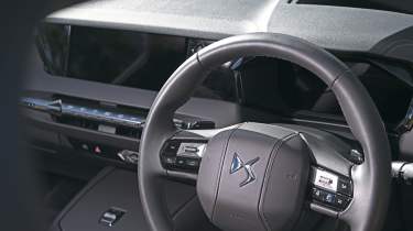 DS No4 Hybrid - dashboard