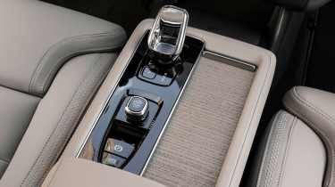 Volvo XC90 T8 - centre console